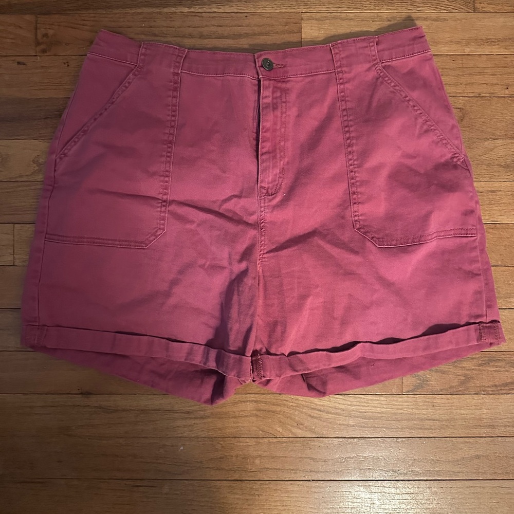 Gloria Vanderbilt High Waist Magenta Shorts